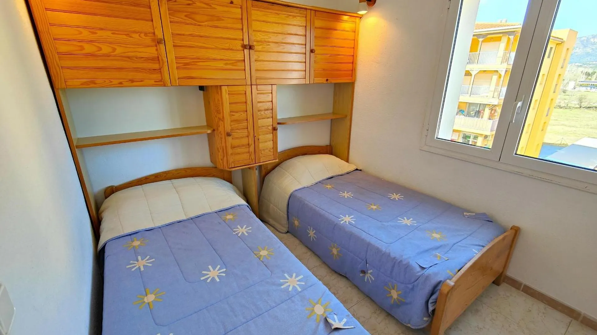 Apartamento Soleado Con Terraza, A/A Y Garaje En Roses, Cerca De Playa Y Parque Natural - Es-258-63 罗萨斯
