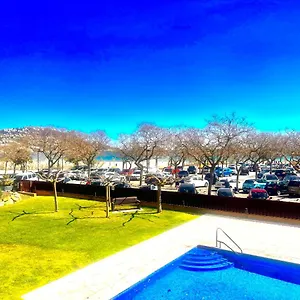 Apartment Beautiful 75m2 With View At The Beach, Pool, Parking, Roses