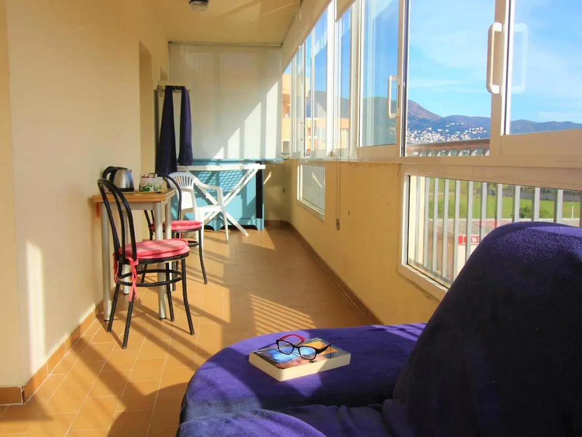 Apartamento Soleado Con Terraza, A/A Y Garaje En Roses, Cerca De Playa Y Parque Natural - Es-258-63 Apartment