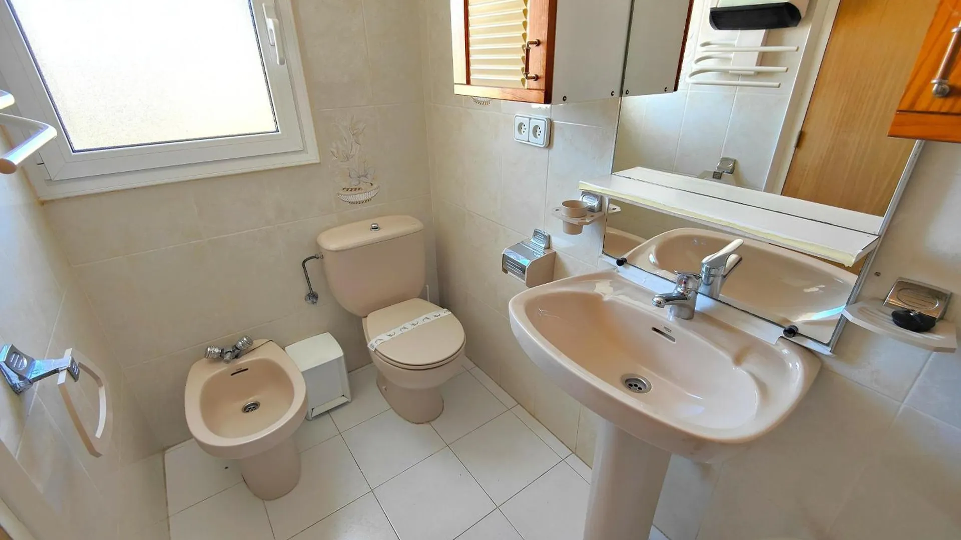 Apartman Apartamento Soleado Con Terraza, A/A Y Garaje En Roses, Cerca De Playa Y Parque Natural - Es-258-63 Spanyolország