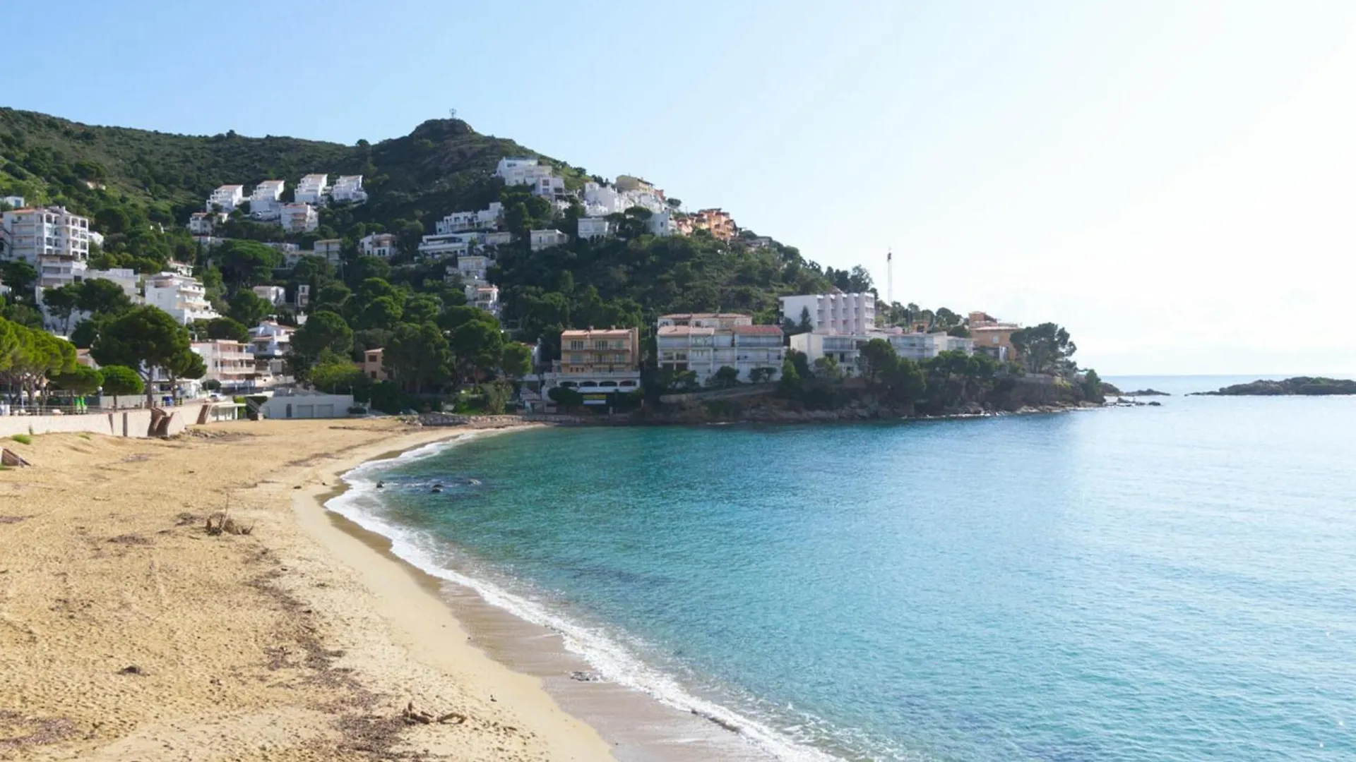 Apartamento Soleado Con Terraza, A/A Y Garaje En Roses, Cerca De Playa Y Parque Natural - Es-258-63 0*, Roses