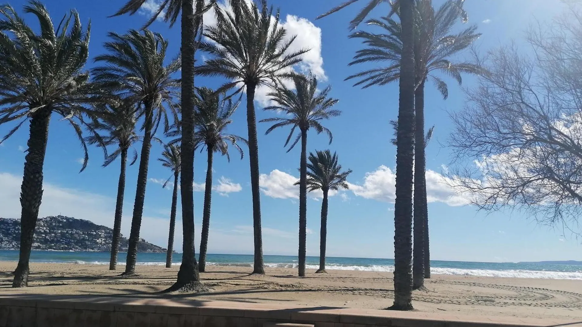 Apartment Apartamento Soleado Con Terraza, A/A Y Garaje En Roses, Cerca De Playa Y Parque Natural - Es-258-63 Spain